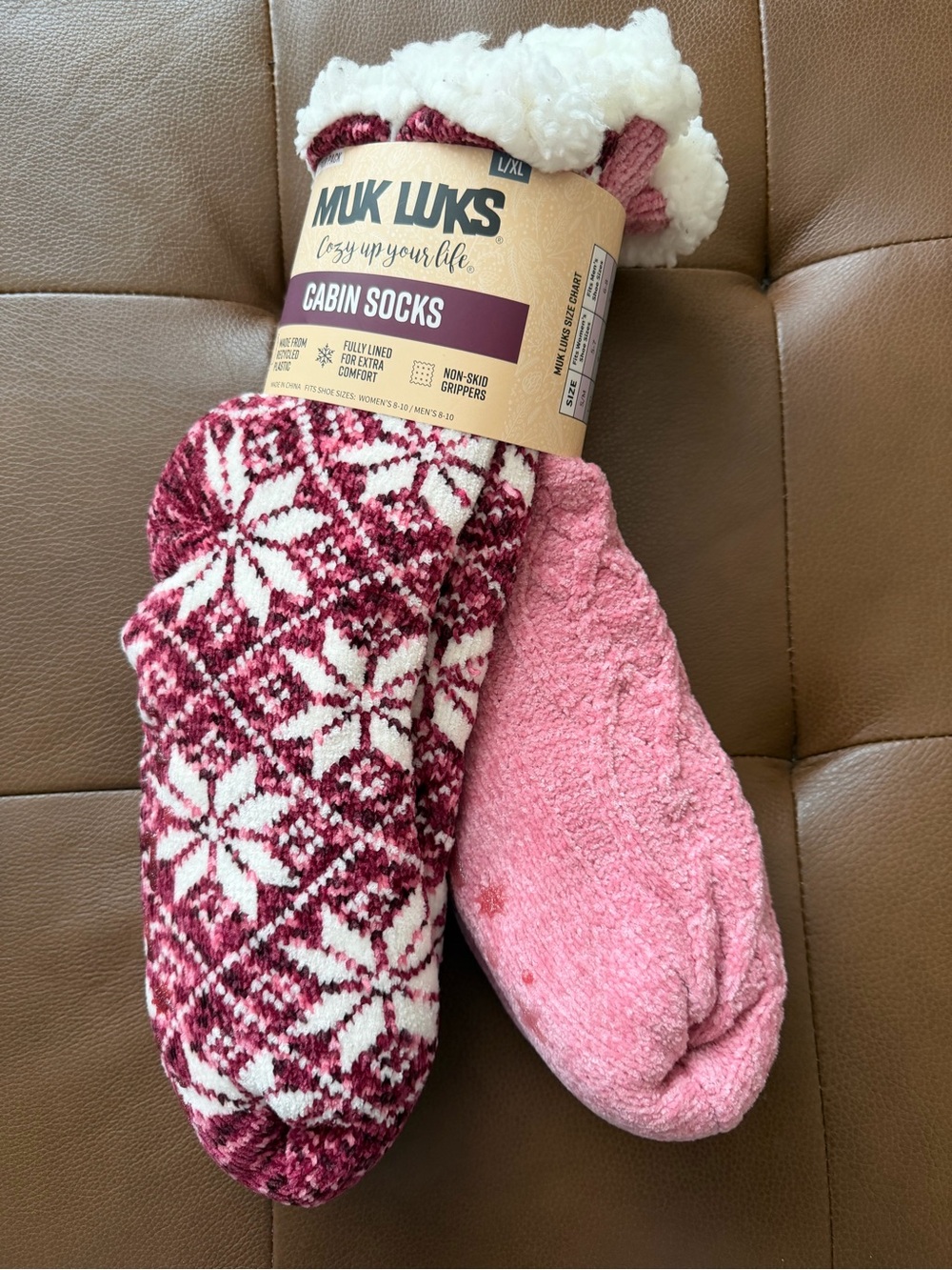 MUK LUKS Women’s L/XL Cabin Socks 2 Pairs Snowflake Non-Slip Pink Burgundy